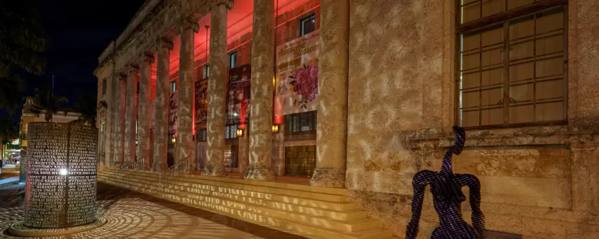 Picture-perfect photo opportunities await in downtown Fort Myers 